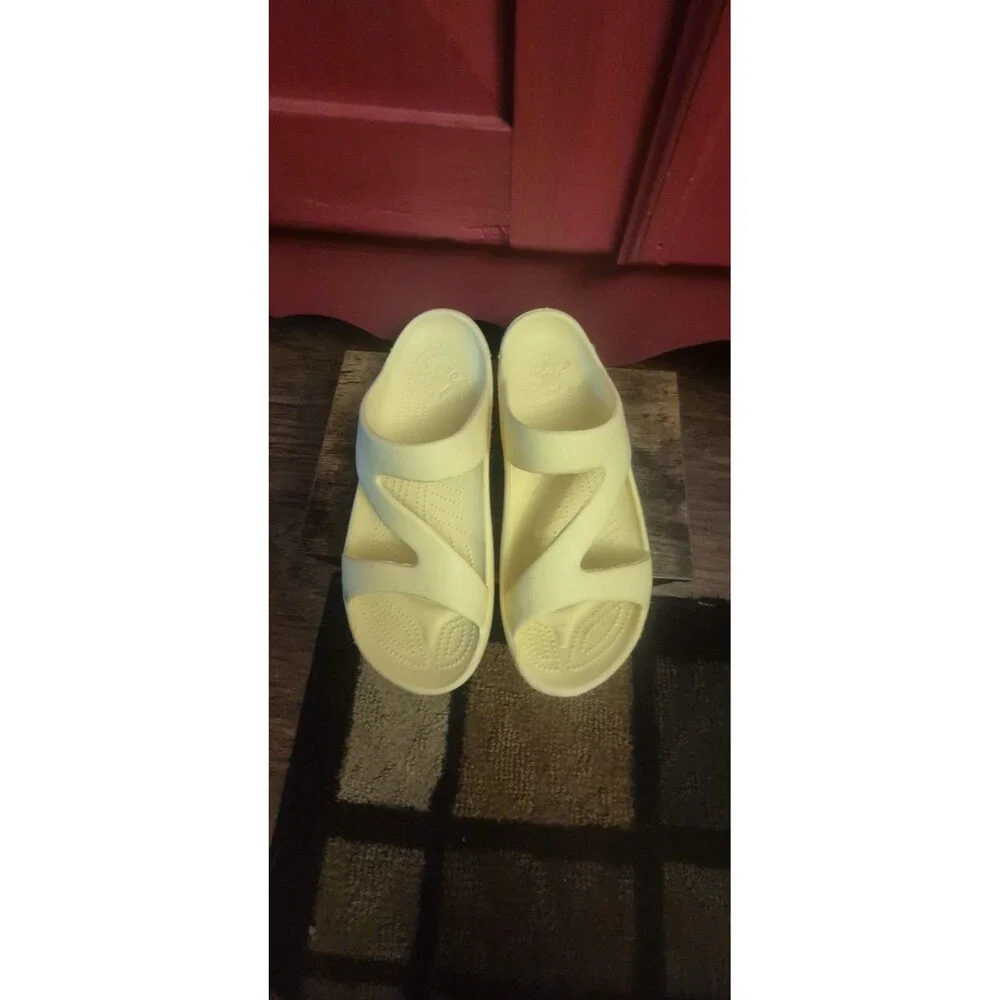 DAWGS Ladies 10 Z-Sandals Arch Support Sandals  Butter Yellow Comfort Slides EUC